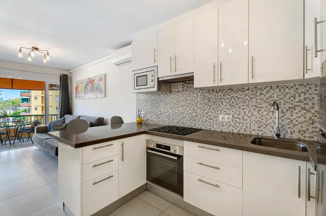 Apartamento De Lujo En Torre Del Sol, Playa De Las Americas アロナ エクステリア 写真