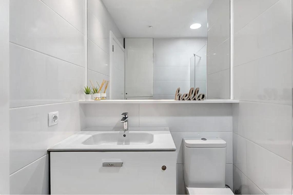 Apartamento De Lujo En Torre Del Sol, Playa De Las Americas アロナ エクステリア 写真
